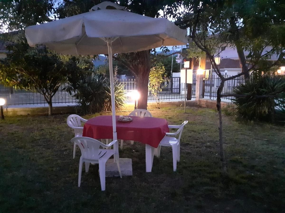 Polis΄ House Apartment Vrasna Exterior photo